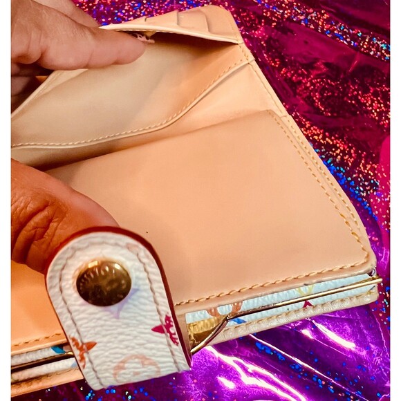 Louis Vuitton Murakami in demand compact wallet. Full inclusion - Picture 10 of 12